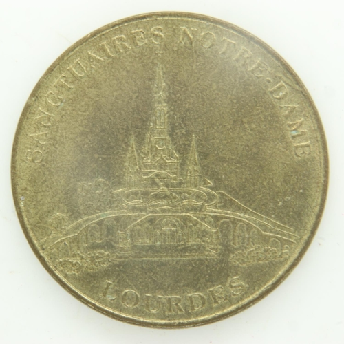 129 - Notre Dame / Lourdes missionary token. UK P&P Group 0 (£6+VAT for the first lot and £1+VAT for subse... 