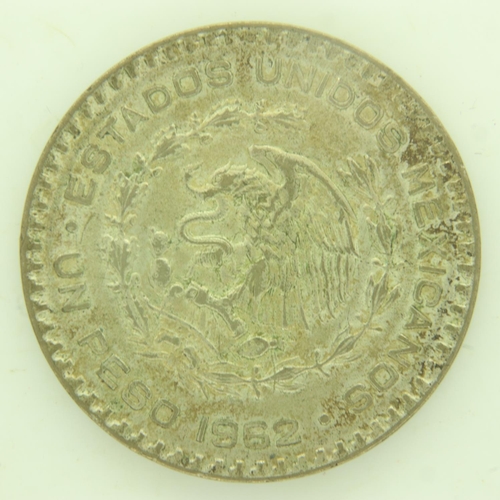 132 - 1962 - Silver Peso of Mexico. UK P&P Group 0 (£6+VAT for the first lot and £1+VAT for subsequent lot... 