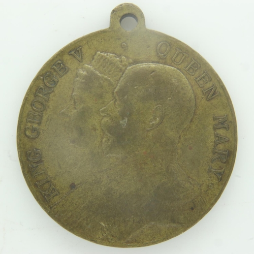 144 - 1935 - Daily Dispatch birthday medal, minted during time of George V and Queen Mary. UK P&P Group 0 ... 