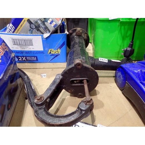 1975 - Cast iron water pump, H: 64 cm. Not available for in-house P&P