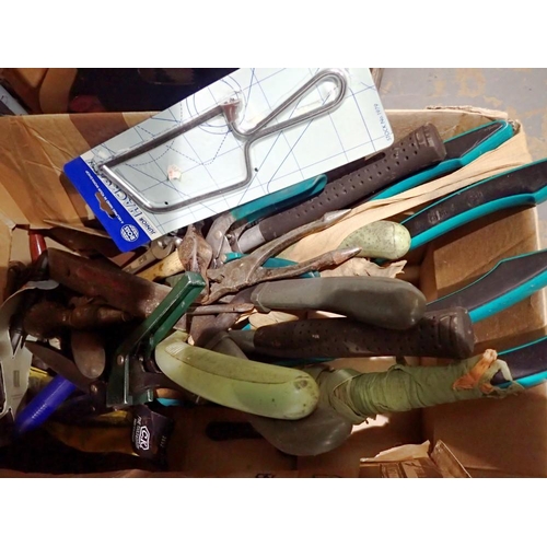 1980 - Mixed tools including shears. Not available for in-house P&P