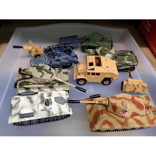 1041 - Mixed tray of Corgi military vehicles. Not available for in-house P&P