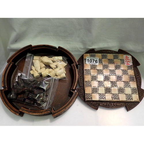 1076 - Chess set with all 32 original pieces. UK P&P Group 1 (£16+VAT for the first lot and £2+VAT for subs... 