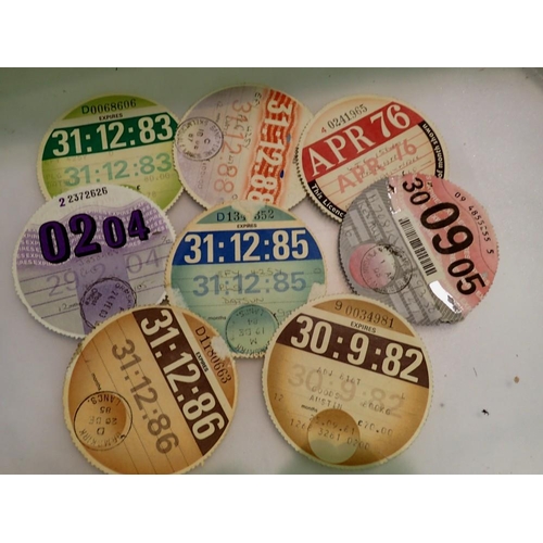 1094 - Eight vehicle tax discs, April 1976 and later. UK P&P Group 0 (£6+VAT for the first lot and £1+VAT f... 