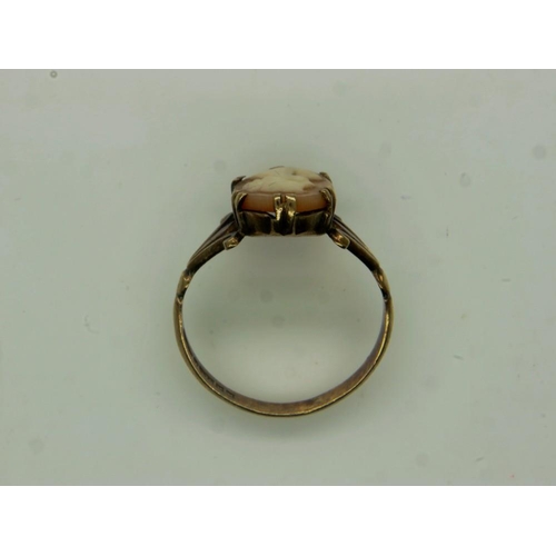 15 - 9ct gold cameo ring, size Q, 2.6g. UK P&P Group 0 (£6+VAT for the first lot and £1+VAT for subsequen... 