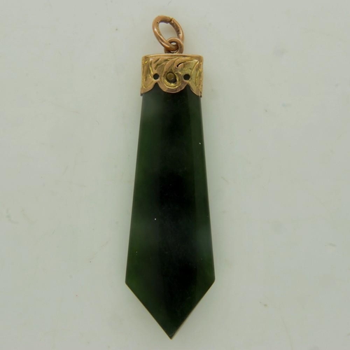 41 - 9ct gold mounted jade panel pendant, L: 45 mm. UK P&P Group 0 (£6+VAT for the first lot and £1+VAT f... 