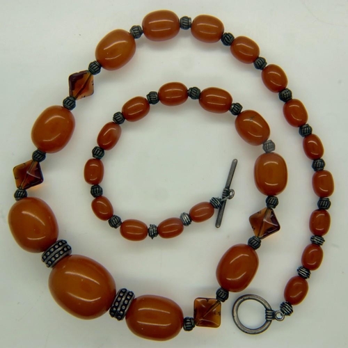 52 - Butterscotch Amber beaded necklace, largest bead L: 20 mm, necklace L: 54 cm. UK P&P Group 0 (£6+VAT... 