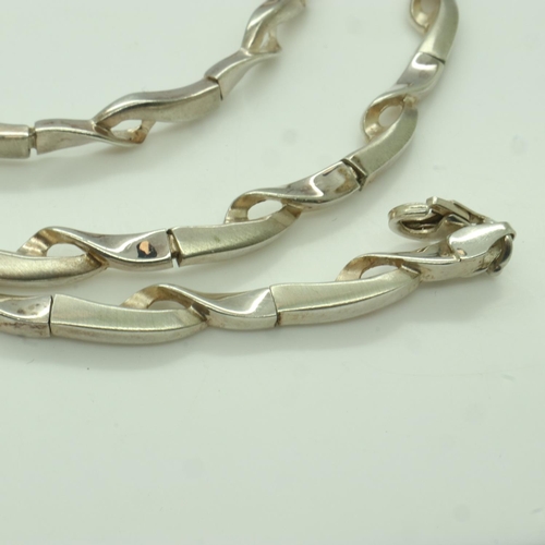 99 - Boxed 925 silver necklace and bracelet, L: 40 cm. UK P&P Group 1 (£16+VAT for the first lot and £2+V... 