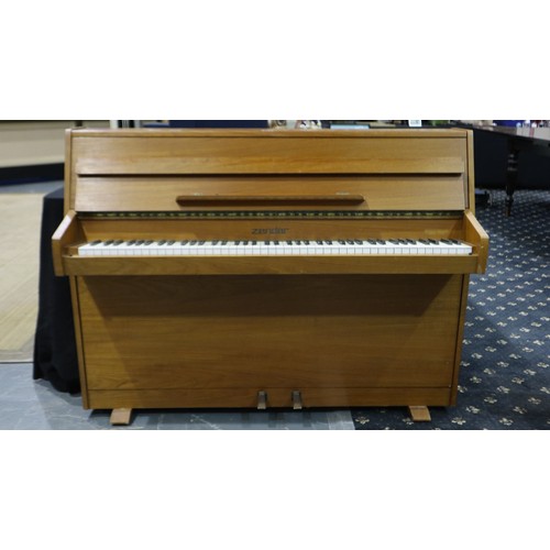 451 - Light oak Zender short overstrung piano. Not available for in-house P&P