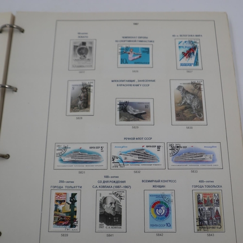 382 - Pre-printed Russian album, 1983-1989, with approximately 50% content. UK P&P Group 1 (£16+VAT for th... 