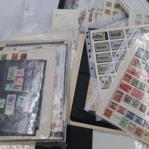 385 - Case of mixed world and Commonwealth stamps. Without case UK P&P Group 2 (£20+VAT for the first lot ... 