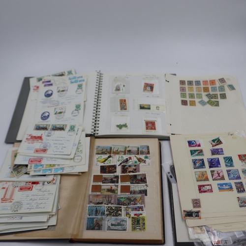 390 - Case of Russian stamps, two albums. Without case UK P&P Group 2 (£20+VAT for the first lot and £4+VA... 