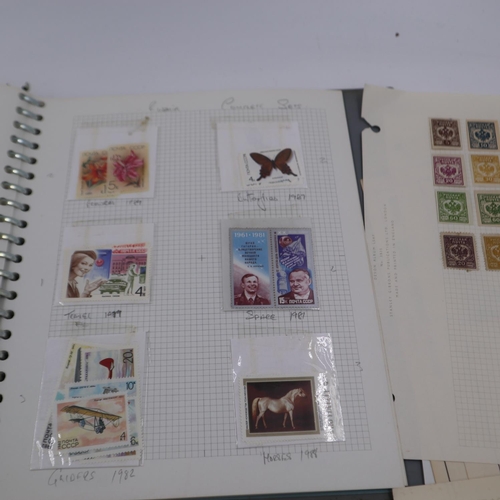 390 - Case of Russian stamps, two albums. Without case UK P&P Group 2 (£20+VAT for the first lot and £4+VA... 