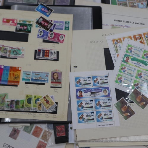 403 - Case of mixed world and Commonwealth stamps. Without case UK P&P Group 2 (£20+VAT for the first lot ... 