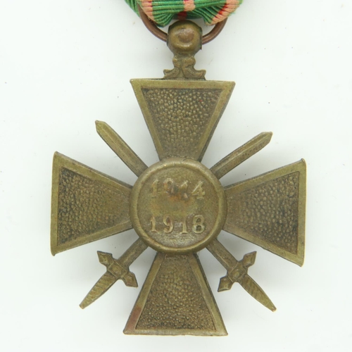 2249 - French WWI croix de guerre. UK P&P Group 0 (£6+VAT for the first lot and £1+VAT for subsequent lots)