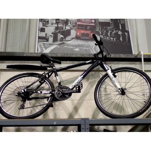 1002 - Vectra 7005 bike, 22 inch wheels, 19 inch frame, with front suspension. Not available for in-house P... 