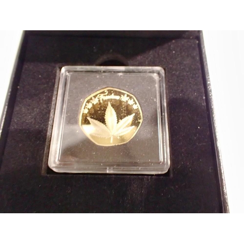 1092 - Gold plated freedom for cannabis 50p commemorative - boxed. UK P&P Group 1 (£16+VAT for the first lo... 