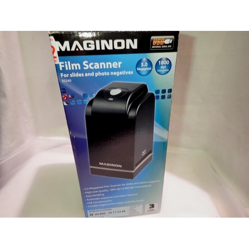 1125 - Maginon film scanner, for slides and negatives, boxed with instructions. UK P&P Group 2 (£20+VAT for... 