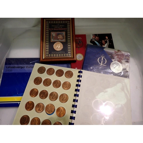 1129 - Three coin sets with a framed penny and a threepenny Sandhill folder. UK P&P Group 1 (£16+VAT for th... 