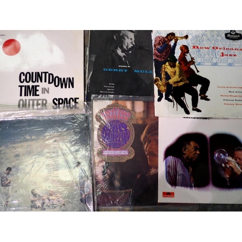 1197 - A collection of Jazz LPs and 45 RPM EPs, including Gerry Mulligan and Chris Barber. UK P&P Group 2 (... 