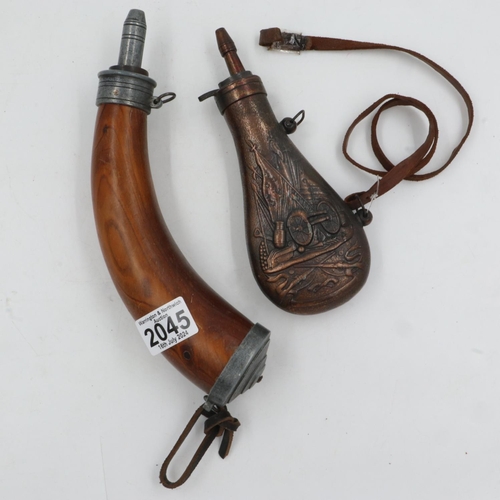 2045 - Replica cast metal powder flask and a metal mounted wooden powder horn. UK P&P Group 2 (£20+VAT for ... 