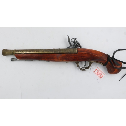 2069 - Replica flintlock pistol. UK P&P Group 2 (£20+VAT for the first lot and £4+VAT for subsequent lots)