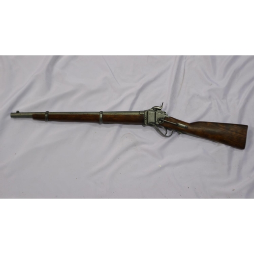 2076 - Replica flintlock rifle. UK P&P Group 3 (£30+VAT for the first lot and £8+VAT for subsequent lots)