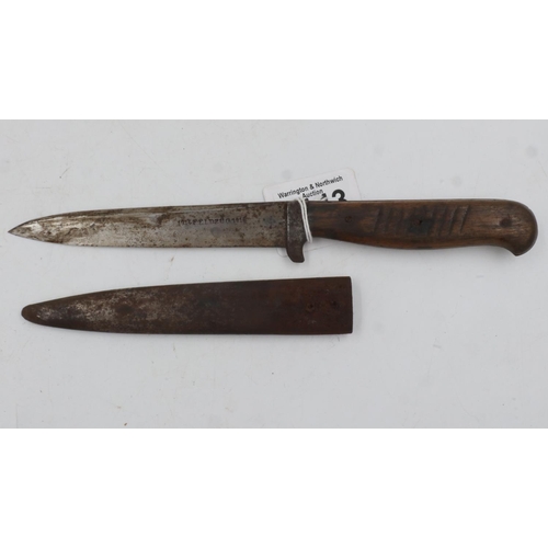 2143 - Imperial German WWI period trench fighting knife, marked Feldzug 1914-1916, with steel scabbard. UK ... 