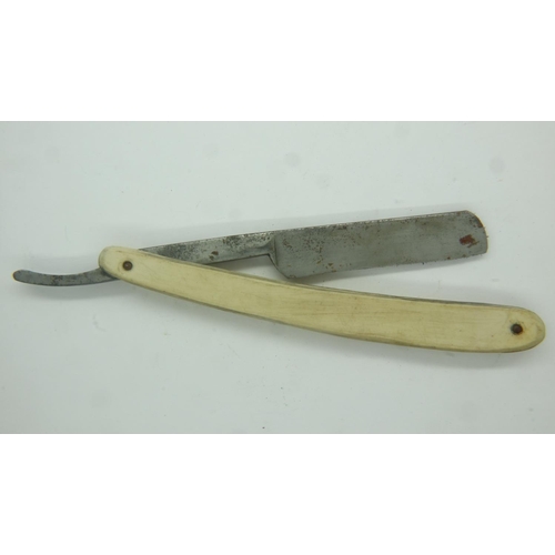 2193 - Third Reich period Waffen SS etched razor. UK P&P Group 1 (£16+VAT for the first lot and £2+VAT for ... 