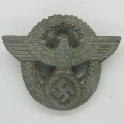 2216 - WWII German Police visor cap badge with screw-back fitting. UK P&P Group 0 (£6+VAT for the first lot... 