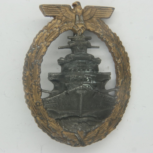 2227 - WWII German Kriegsmarine High Seas Fleet badge. Maker: Adolf Scholze, Grünwald. UK P&P Group 0 (£6+V... 