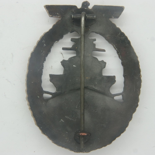 2227 - WWII German Kriegsmarine High Seas Fleet badge. Maker: Adolf Scholze, Grünwald. UK P&P Group 0 (£6+V... 