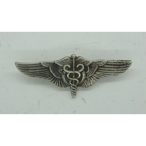 2234 - WWII USAAF sterling silver small Surgeons Wings. In-country made in the Philippines. UK P&P Group 0 ... 