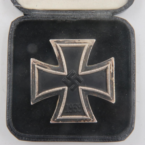 2251 - WWII German Iron cross 1st Class. The award is of 3 part construction with an iron core, boxed. UK P... 