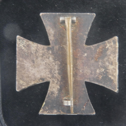 2251 - WWII German Iron cross 1st Class. The award is of 3 part construction with an iron core, boxed. UK P... 