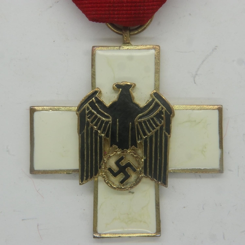 2254 - WWII German Social Welfare decoration 3rd class. UK P&P Group 0 (£6+VAT for the first lot and £1+VAT... 