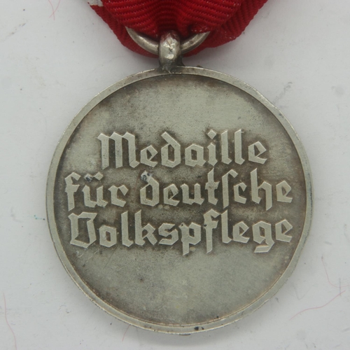 2255 - WWII German Red Cross medal. UK P&P Group 0 (£6+VAT for the first lot and £1+VAT for subsequent lots... 