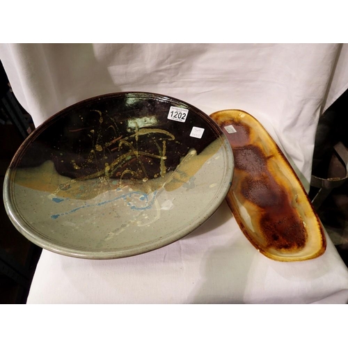 1202 - Eric Leaper studio pottery dish and a Houle Gabriola studio bowl. Not available for in-house P&P