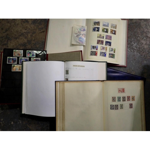 1261 - Five stamp albums with Commonwealth stamps. UK P&P Group 3 (£30+VAT for the first lot and £8+VAT for... 