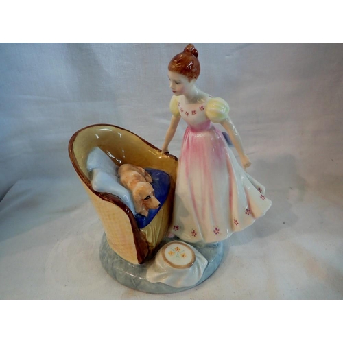 1272 - Royal Doulton figurine, 'Beat You To It. UK P&P Group 2 (£20+VAT for the first lot and £4+VAT for su... 