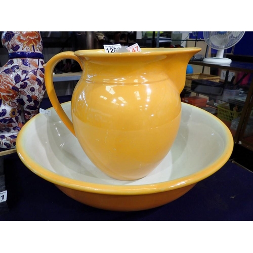 1280 - BP Co LTD 1930's jug and wash bowl. Not available for in-house P&P