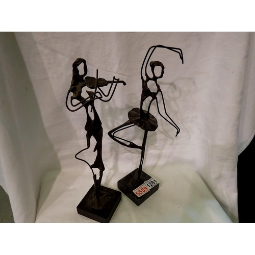 1281 - Cast bronze violinist and ballet dancer. Not available for in-house P&P