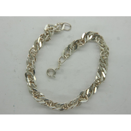 21 - 925 silver bracelet, L: 17 cm, 8g. UK P&P Group 0 (£6+VAT for the first lot and £1+VAT for subsequen... 