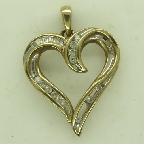 26 - 9ct gold heart shaped pendant set with clear stones, some stones missing, 2.1g. UK P&P Group 0 (£6+V... 