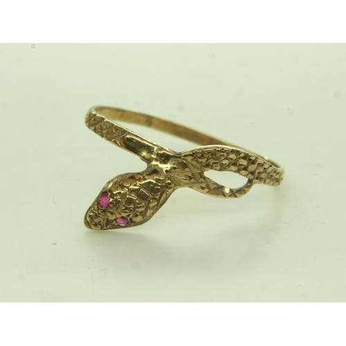 28 - 9ct gold ring in the form of a snake, set with garnet eyes, size S, 1.0g. UK P&P Group 0 (£6+VAT for... 