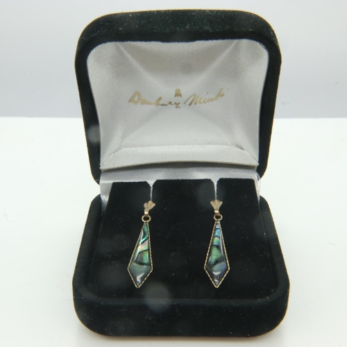 29 - Pair of 9ct gold boxed earrings in the form of kites, 1.0g. UK P&P Group 1 (£16+VAT for the first lo... 