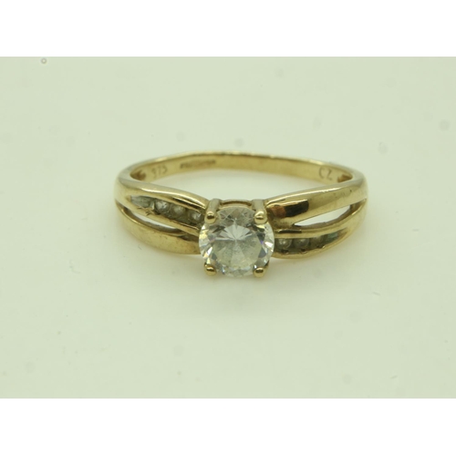 35 - 9ct gold ring set with cubic zirconia, size L, 1.7g. UK P&P Group 0 (£6+VAT for the first lot and £1... 