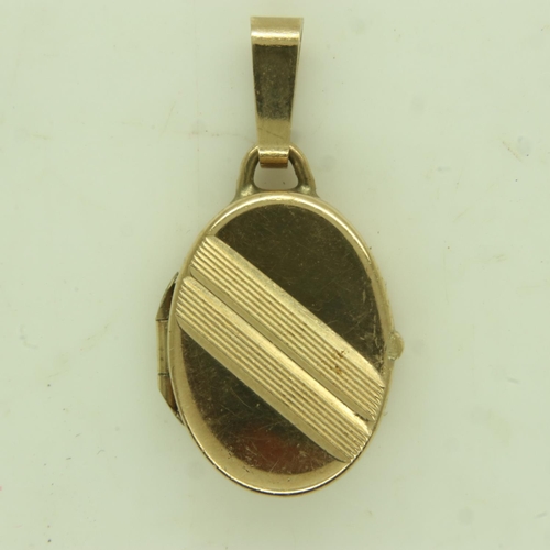 36 - 9ct gold oval locket, drop L: 22 mm, 1.9. UK P&P Group 0 (£6+VAT for the first lot and £1+VAT for su... 