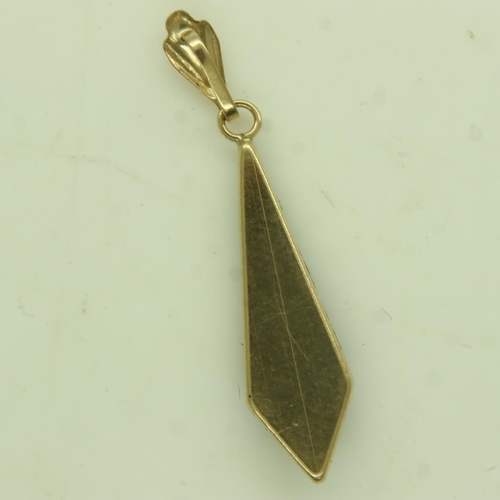 38 - 9ct yellow gold and abalone shell kite shape pendant. UK P&P Group 0 (£6+VAT for the first lot and £... 