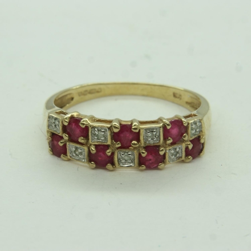 46 - 9ct gold ring, set with diamond and red semi precious stones, size P, 2.3g. UK P&P Group 0 (£6+VAT f... 